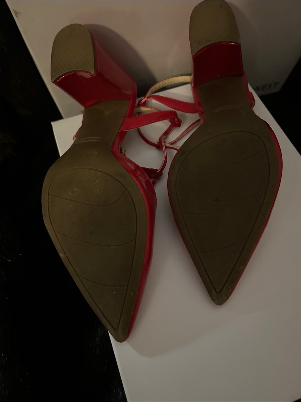 Nine West Women's Red Patent Pointed-Toe T-Strap Heels size 8 1/2 - Picture 6 of 6